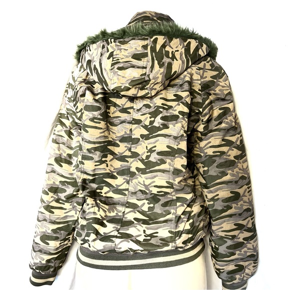 Camo Hooded Jacket - Picture 4 of 14